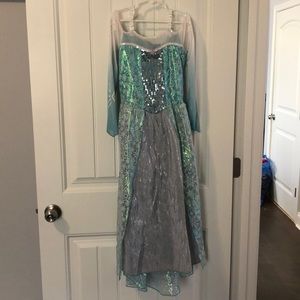 Gorgeous girls Elsa dress up dress